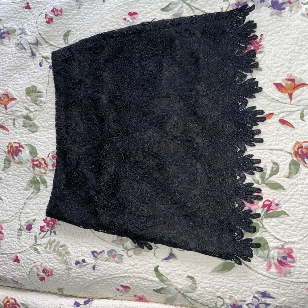 Black Lace Mini Skirt!
